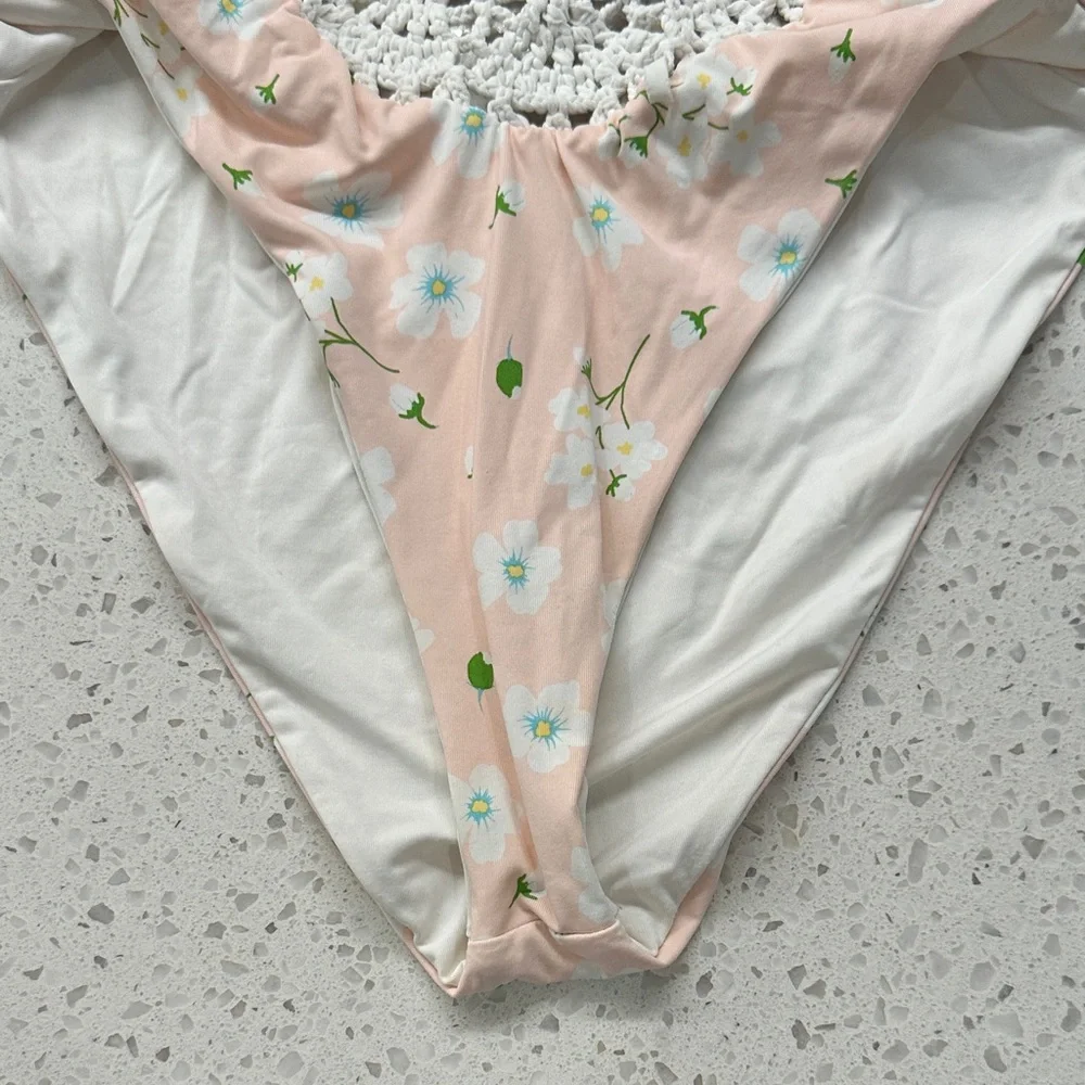 Frankies Bikinis Eliza crochet one piece pink daisy swim size Medium